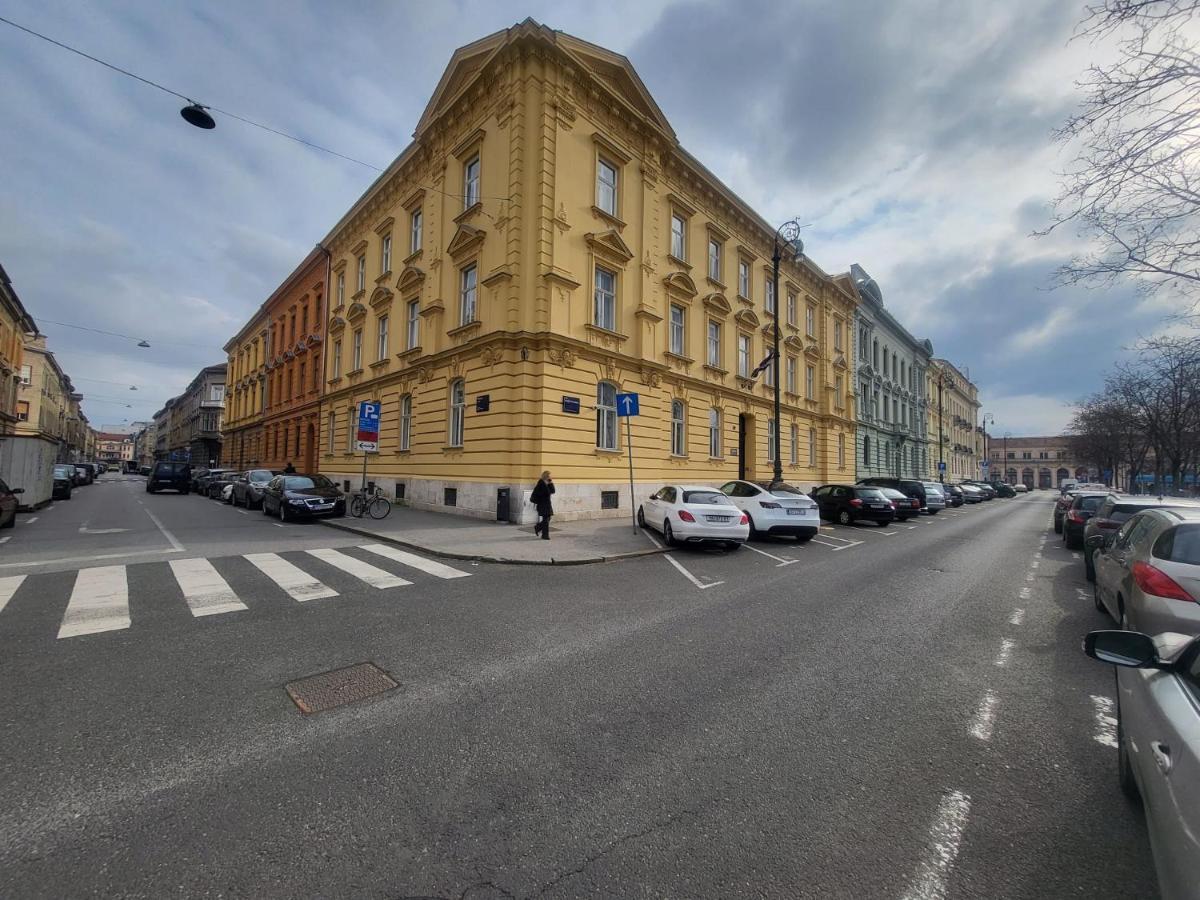Stylish Apartment In Center Of Zagreb Buitenkant foto